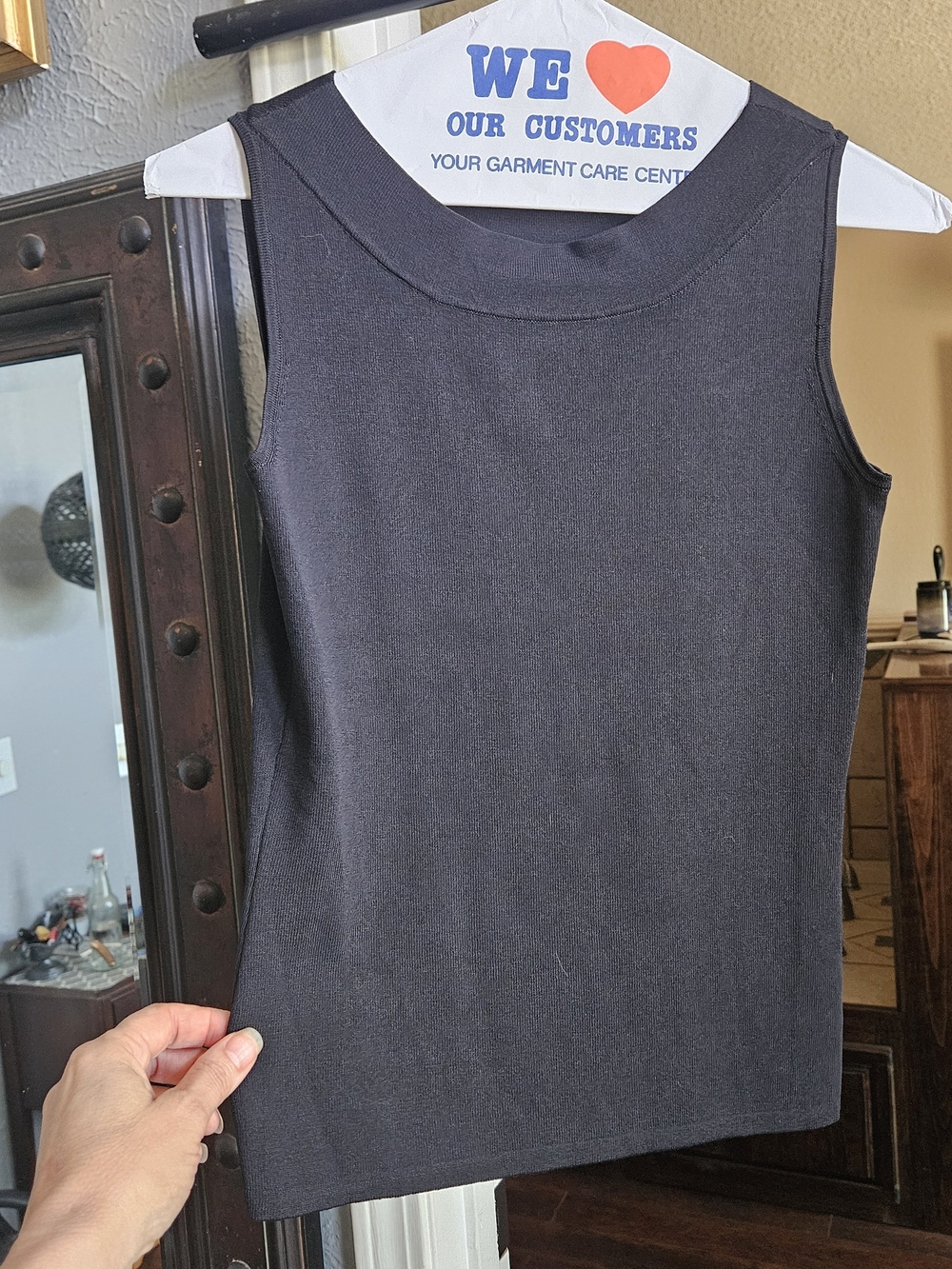 Women's Black Sleeveless Knit Tank Top